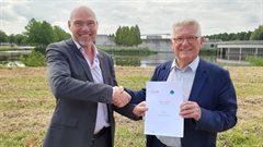 De ondertekenaars van de samenwerkingsovereenkomst voor het zonnepark