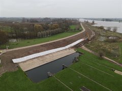 Inpakken dijk luchtfoto