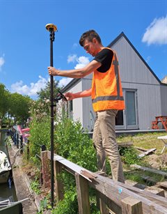 Werken aan oever in Harmelen
