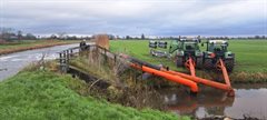 Tijdelijke voorziening voor waterafvoer bij gemaal Rapijnen in Linschoten