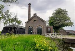 Gemaal KamerikTeylingens met kolenloods