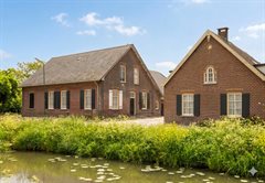 Gemini_Generated_Image_fnqfm0fnqfm0fnqf