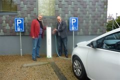 ingebruiknemen laadpaal elektr auto
